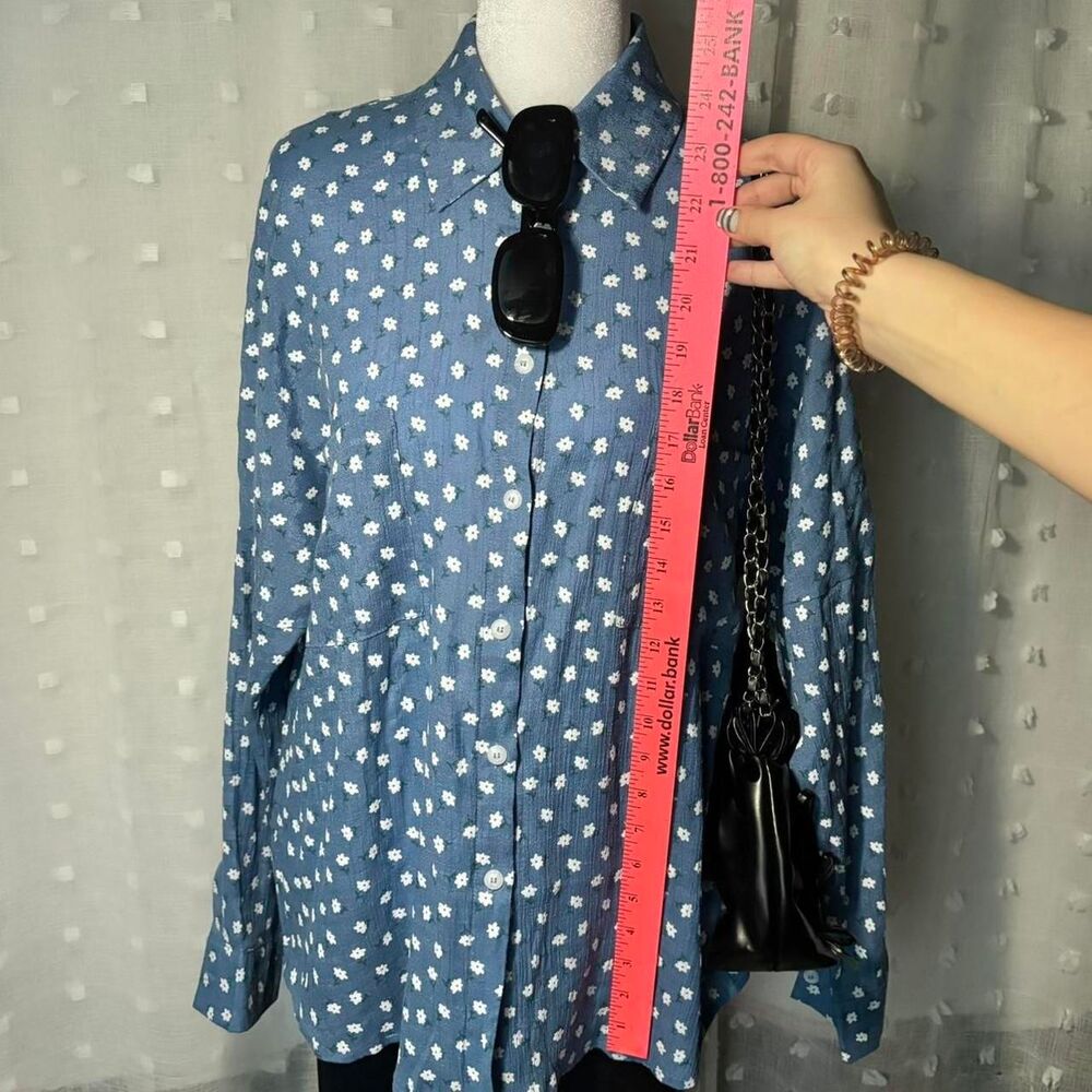 Women's Floral Blue Button Up Shirt - Picture 4 of 8